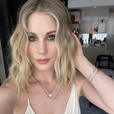Bel Gray