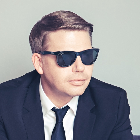 Tom-Oliver Regenauer